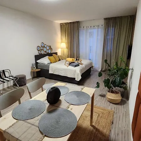 Apartman Sky S Balkonem 아파트 *